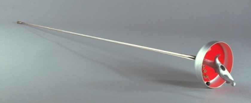 Une épée